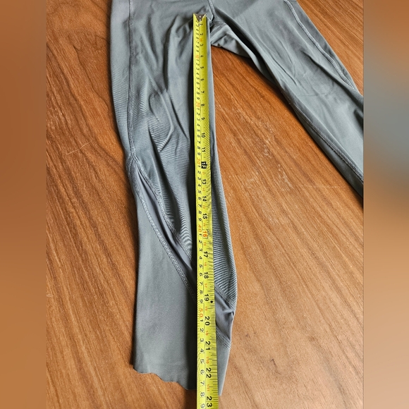 Lululemon Wunder Under Scalloped Hem High-Rise Crop 23", size: 4: Grey sage - Picture 3 of 4